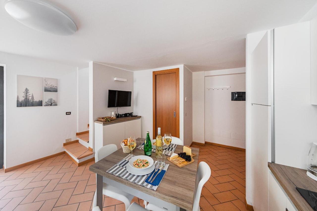 La Limonaia Apartments By Wonderful Italy การ์โดเน ริเวียรา ภายนอก รูปภาพ